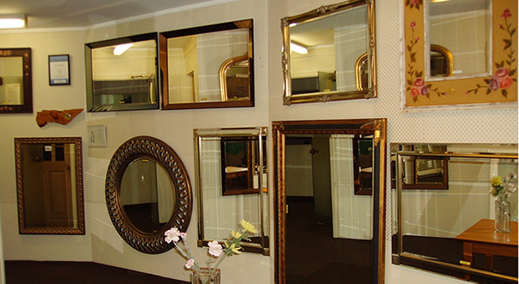 Wall Mirror Showroom